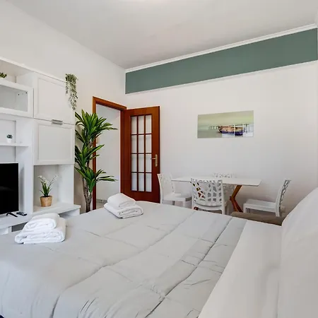 Apartman La Tua Oasi A 2 Minuti Dalla Metro A E Vicino Al Parco Róma